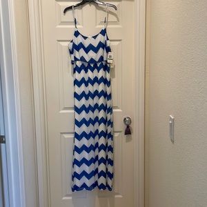 Brand new sleeveless Chevron print Maxi dress Size L
